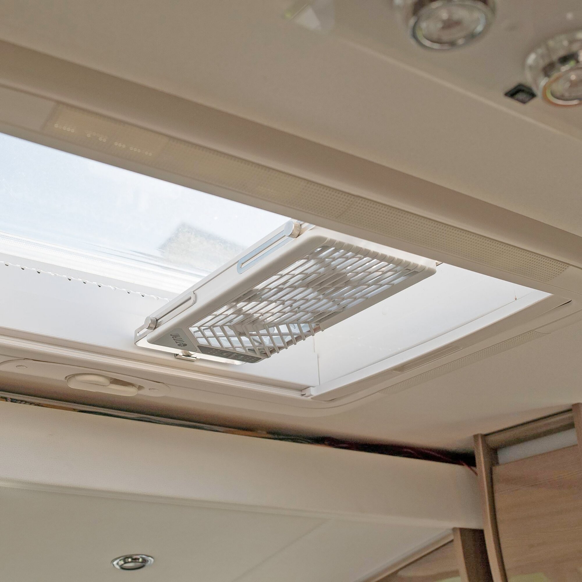 Roof Double Ventilator Titan TTC-SC21/V4+